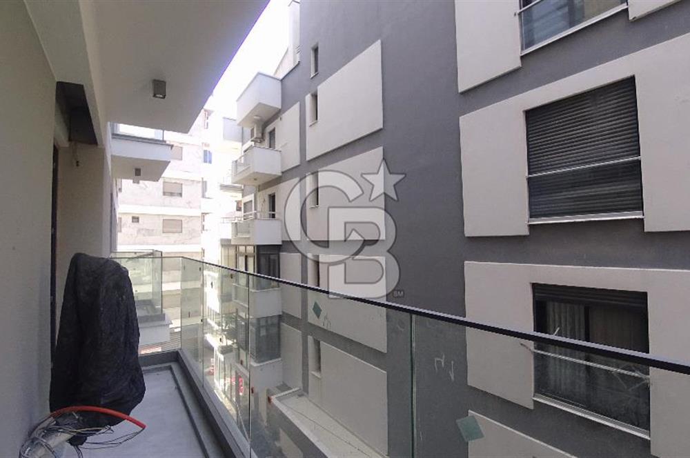 İzmir Bostanlı Yalı Trademark Yıllar Apt. Satılık 2+1 100 m² Daire