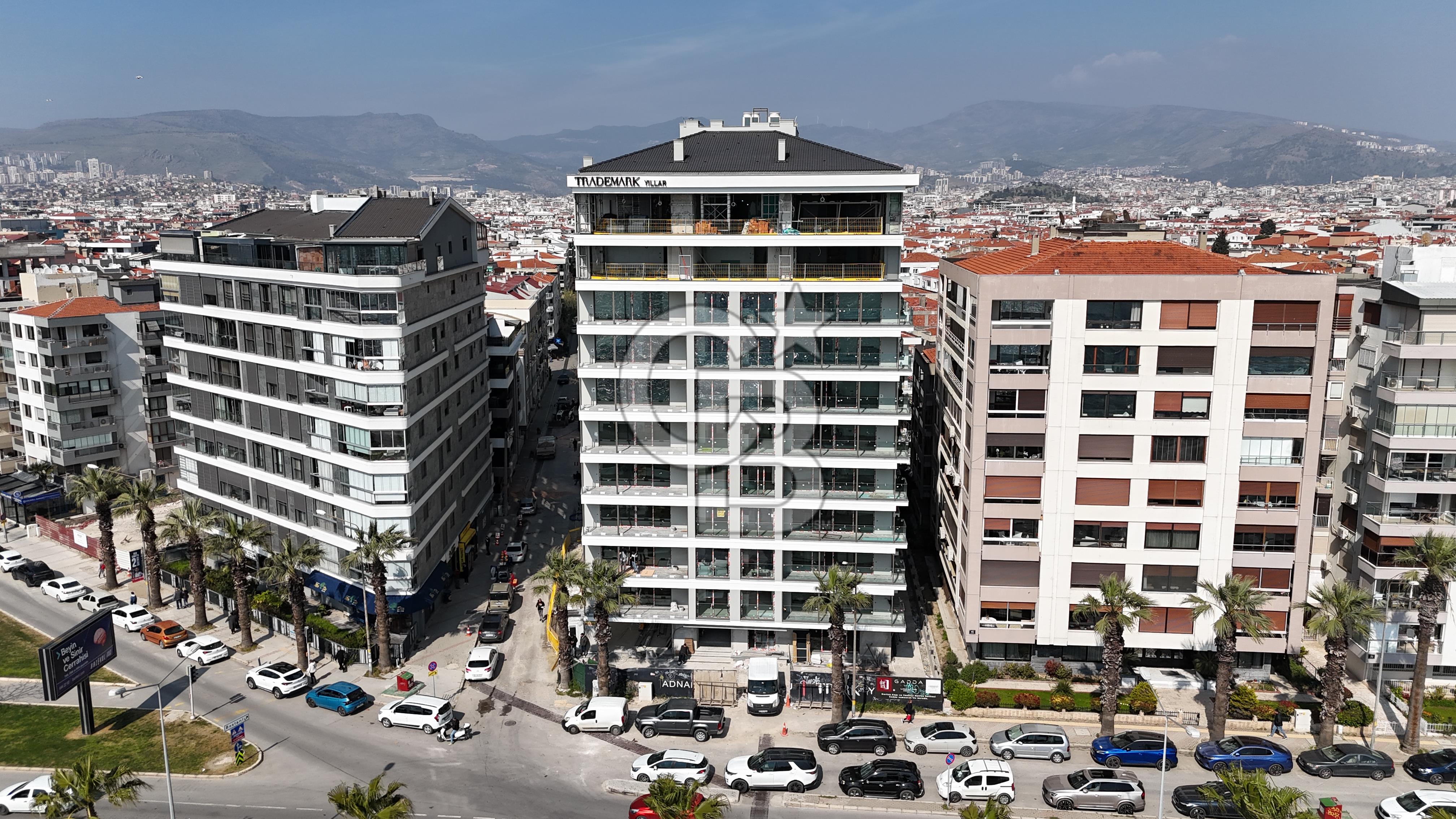 İzmir Bostanlı Yalı Trademark Yıllar Apt. Satılık 2+1 100 m² Daire