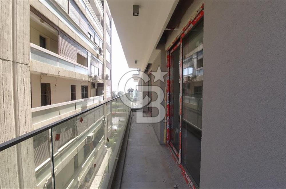 İzmir Bostanlı Yalı Trademark Yıllar Apt. Satılık 2+1 100 m² Daire