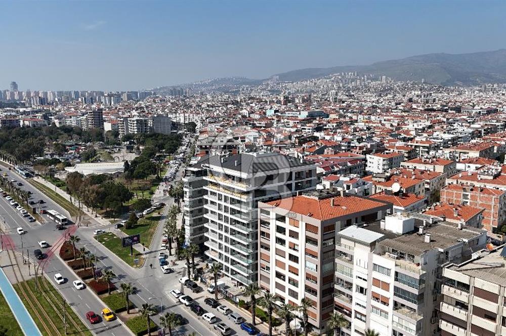 İzmir Bostanlı Yalı Trademark Yıllar Apt. Satılık 2+1 100 m² Daire