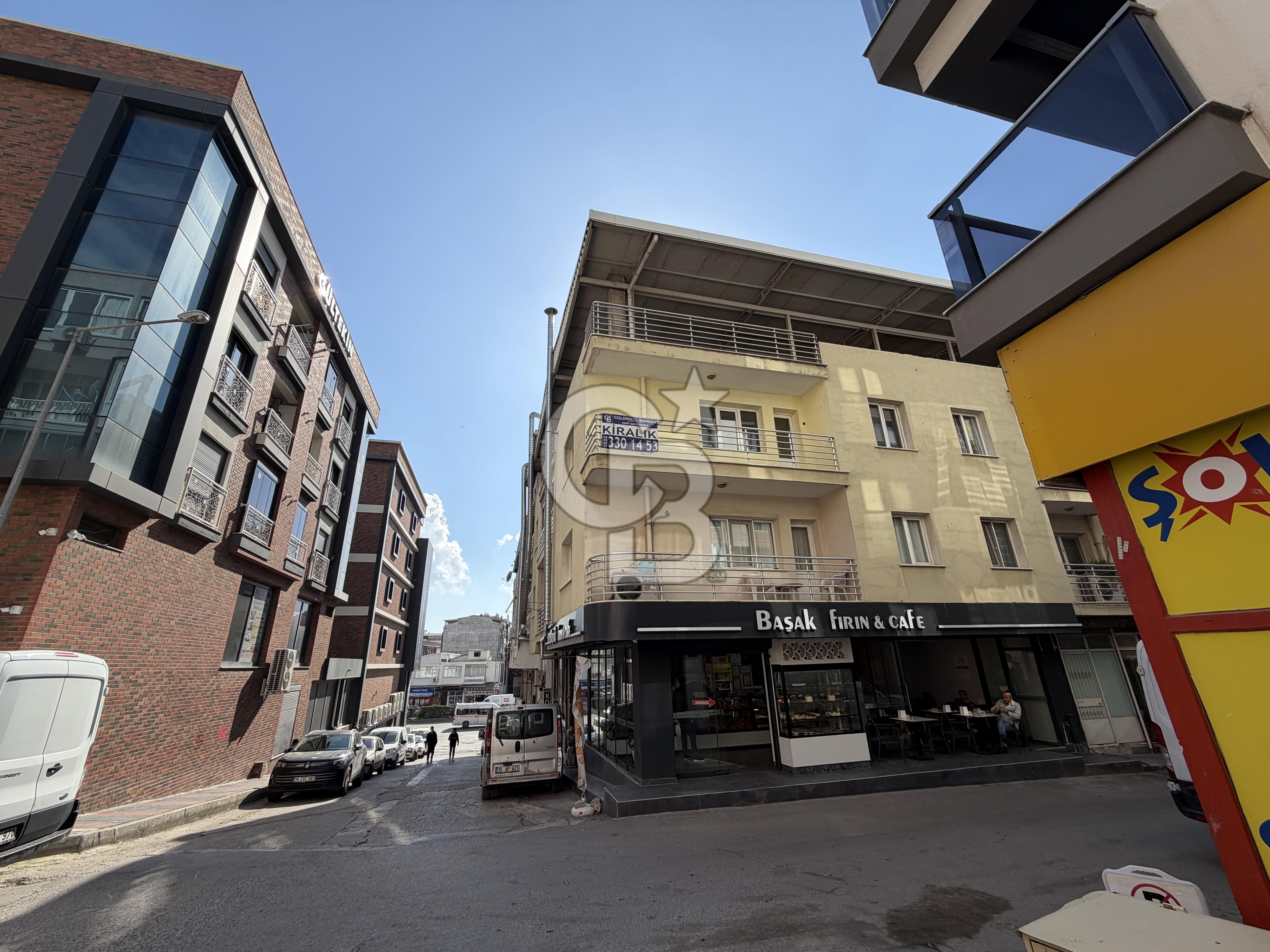 Küçük çiğli 3+1 kiralık 130 m2 
