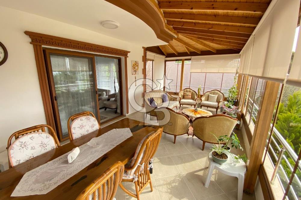 KUŞADASI SOĞUCAKTA SELCUK DENGE SİTESİ 5+2 TRİPLEKS VİLLA