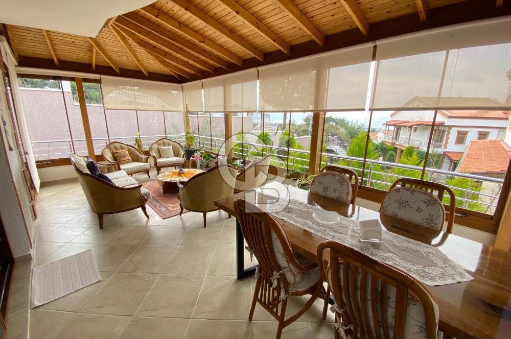 KUŞADASI SOĞUCAKTA SELCUK DENGE SİTESİ 5+2 TRİPLEKS VİLLA