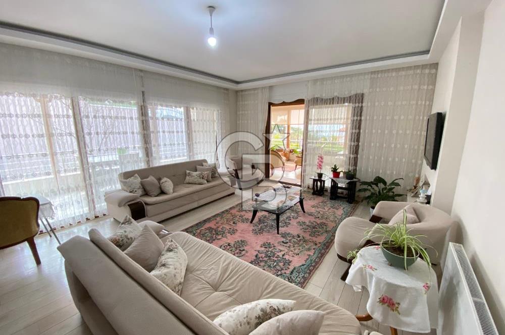 KUŞADASI SOĞUCAKTA SELCUK DENGE SİTESİ 5+2 TRİPLEKS VİLLA