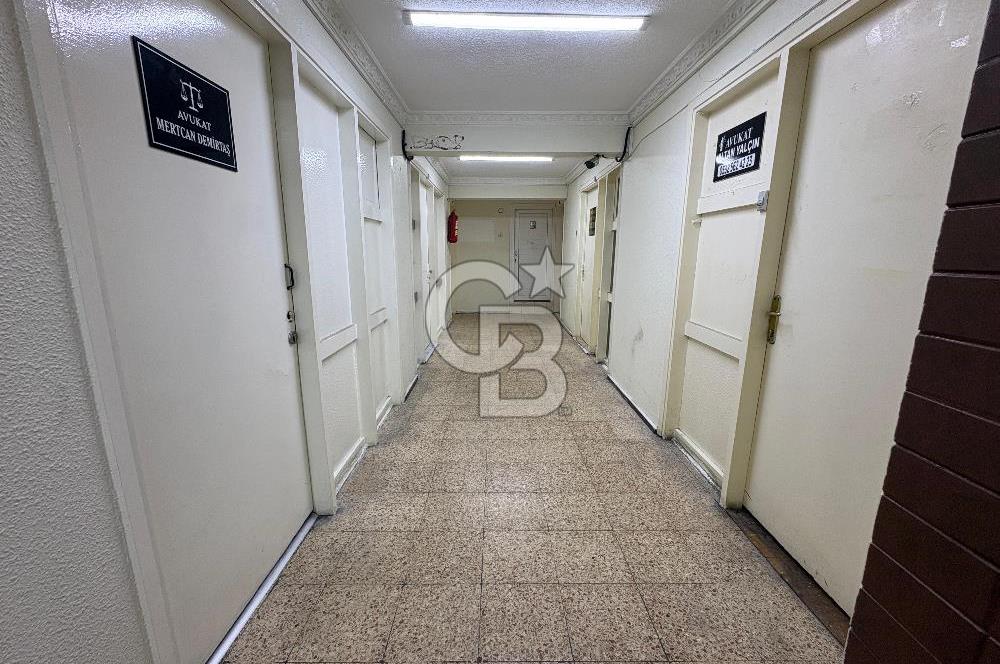 KARŞIYAKADA KİRALIK OFİS