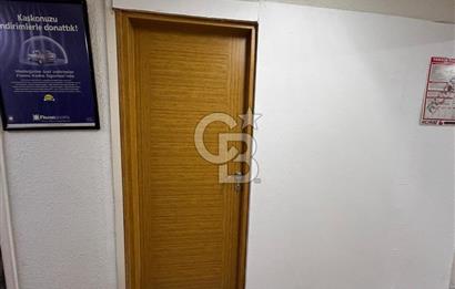 KARŞIYAKADA KİRALIK OFİS