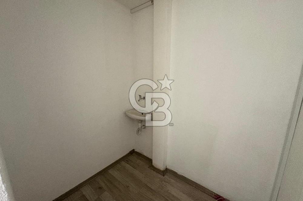 KARŞIYAKADA KİRALIK OFİS