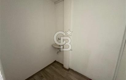 KARŞIYAKADA KİRALIK OFİS