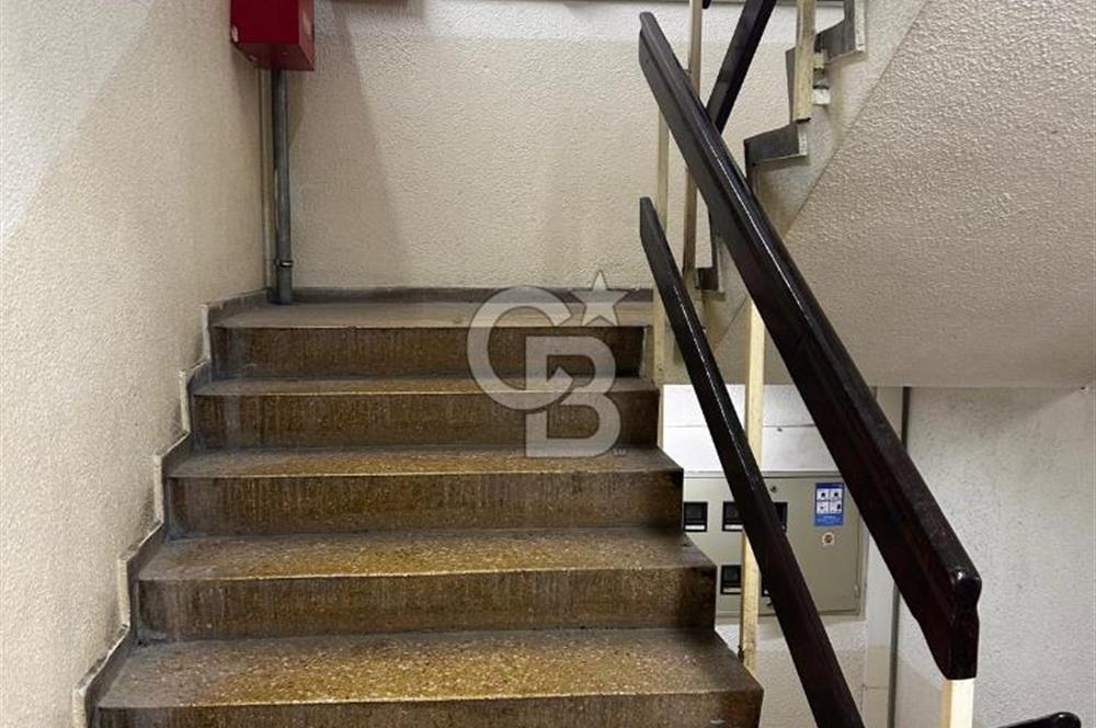 KARŞIYAKADA KİRALIK OFİS