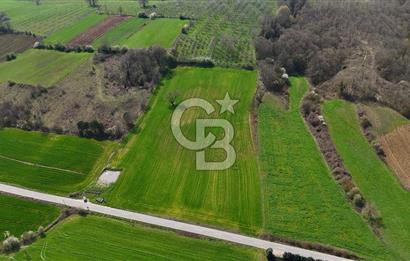 CB AKADEMİ AKMEŞE GİŞELER SATILIK ASFALT CEPHE 19.803 M2 TARLA