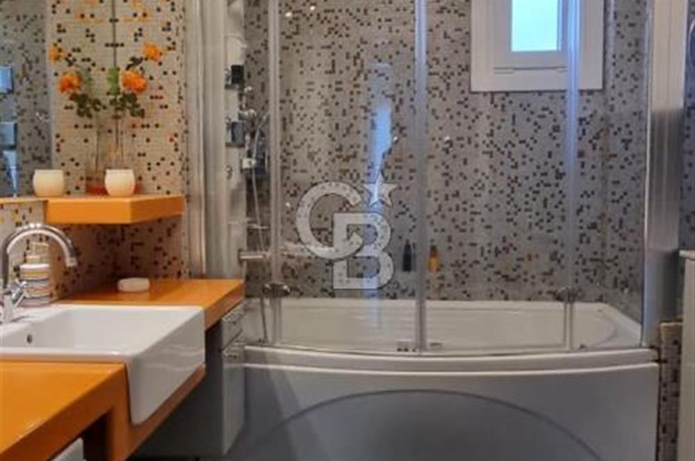 SUADİYE BAĞDAT CADDESİ VE SAHİLE YÜRÜME MESAFESİNDE ASANSÖRLÜ OTOPARKLI 2+1