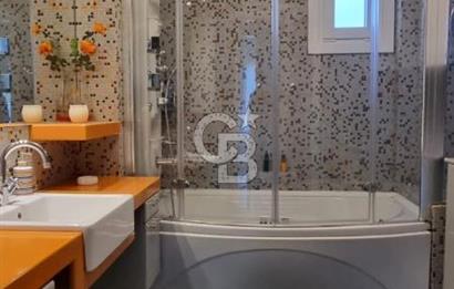 SUADİYE BAĞDAT CADDESİ VE SAHİLE YÜRÜME MESAFESİNDE ASANSÖRLÜ OTOPARKLI 2+1