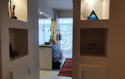 SUADİYE BAĞDAT CADDESİ VE SAHİLE YÜRÜME MESAFESİNDE ASANSÖRLÜ OTOPARKLI 2+1