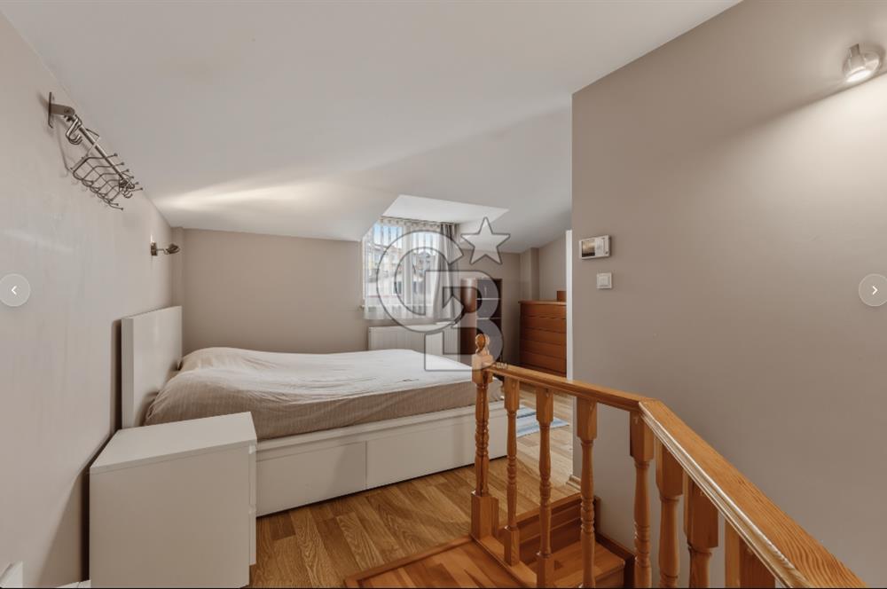 4.LEVENT METROYA KOMŞU KİRALIK MODERN EŞYALI ÇATI DUBLEKS