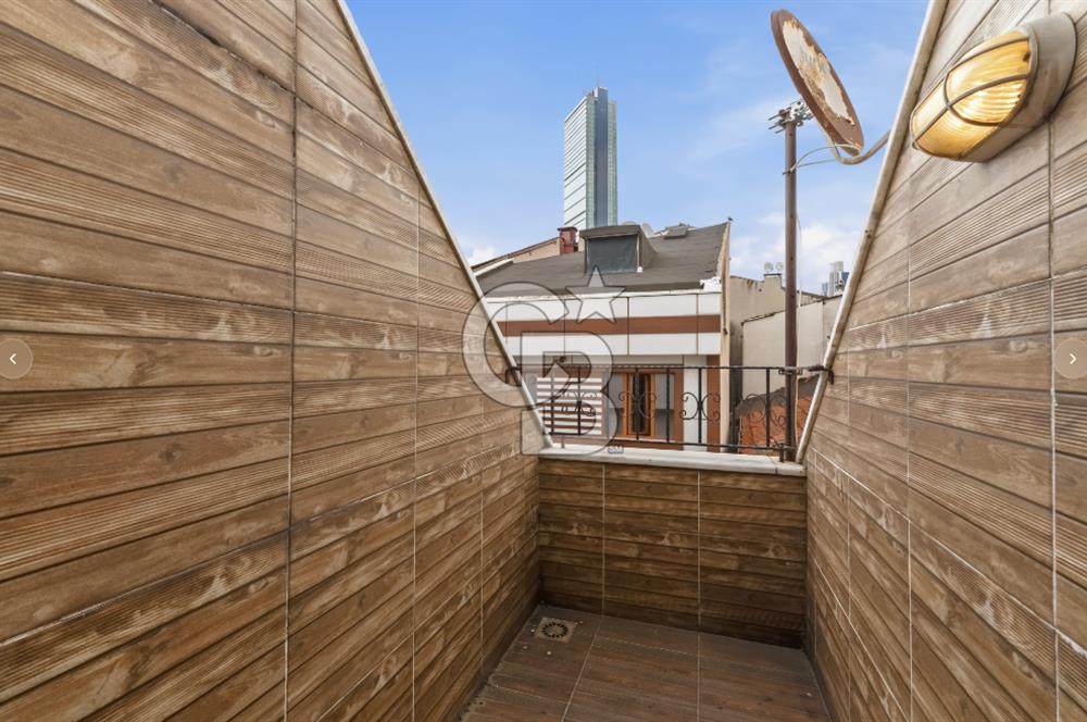 4.LEVENT METROYA KOMŞU KİRALIK MODERN EŞYALI ÇATI DUBLEKS