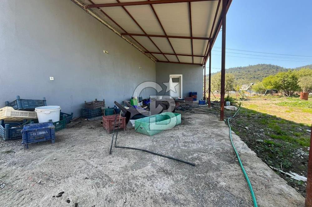 Güzelbahçe'de Ana Yola Yakın 200 M2 Ruhsatlı Kiralık İşyeri