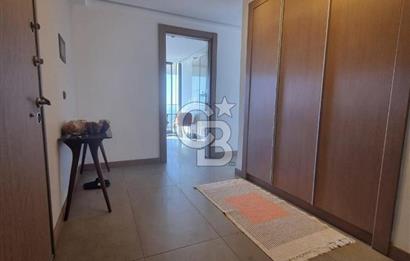 Narlıdere Vitalia Sitesinde üç cepheli satılık 3+1 daire