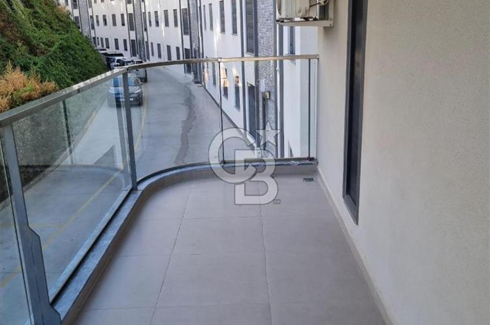 Narlıdere Vitalia Sitesinde üç cepheli satılık 3+1 daire