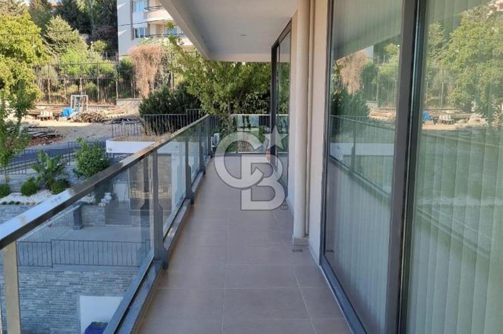 Narlıdere Vitalia Sitesinde üç cepheli satılık 3+1 daire