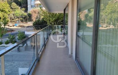 Narlıdere Vitalia Sitesinde üç cepheli satılık 3+1 daire