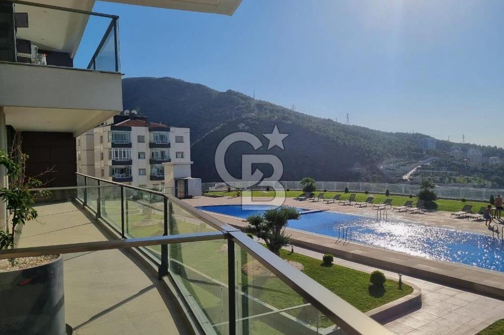 Narlıdere Vitalia Sitesinde üç cepheli satılık 3+1 daire