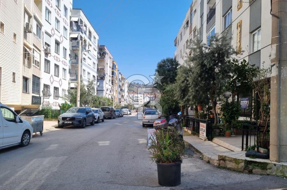 Balçova Sakarya Caddesine Yakın Merkezi Konumda Dükkan