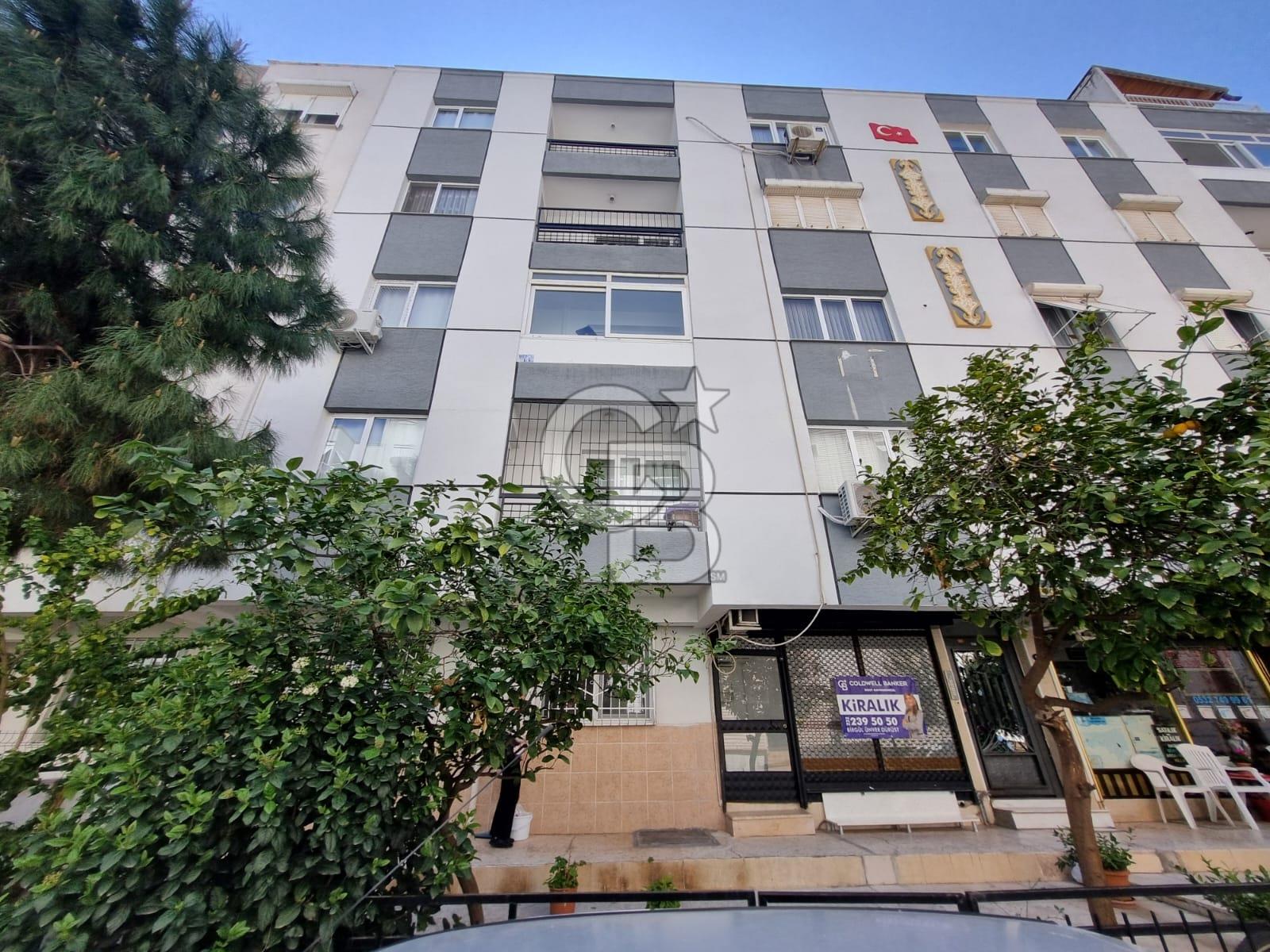Balçova Sakarya Caddesine Yakın Merkezi Konumda Dükkan
