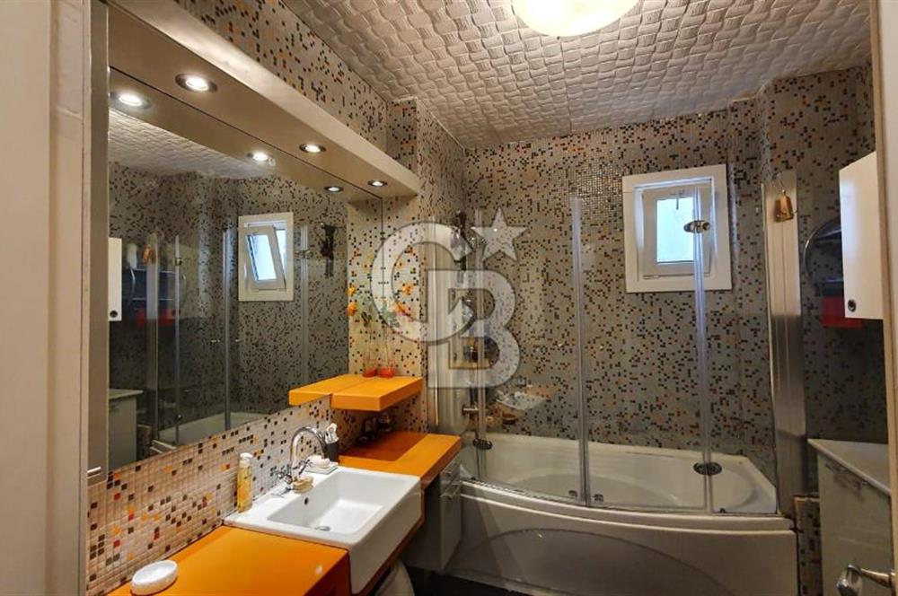 SUADİYE BAĞDAT CADDESİ VE SAHİLE YÜRÜME MESAFESİNDE ASANSÖRLÜ OTOPARKLI 2+1