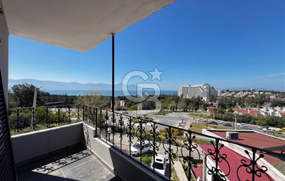 KUŞADASI HER ODADAN DENİZ MANZARALI 5+1 SATILIK KÖŞE VİLLA 