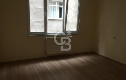 Şarkiye Mahallesi Türkeli Sokak’ta Yenilenmiş Merkezi Konumda Satılık Daire