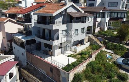 KUŞADASI HER ODADAN DENİZ MANZARALI 5+1 SATILIK KÖŞE VİLLA 
