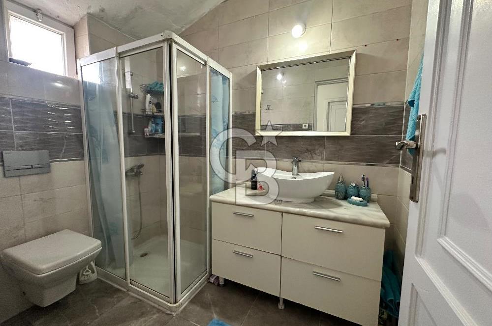 ÇEŞME ILDIR BORNOVALILAR SİTESİNDE KİRALIK BAHÇELİ 3+1 VİLLA