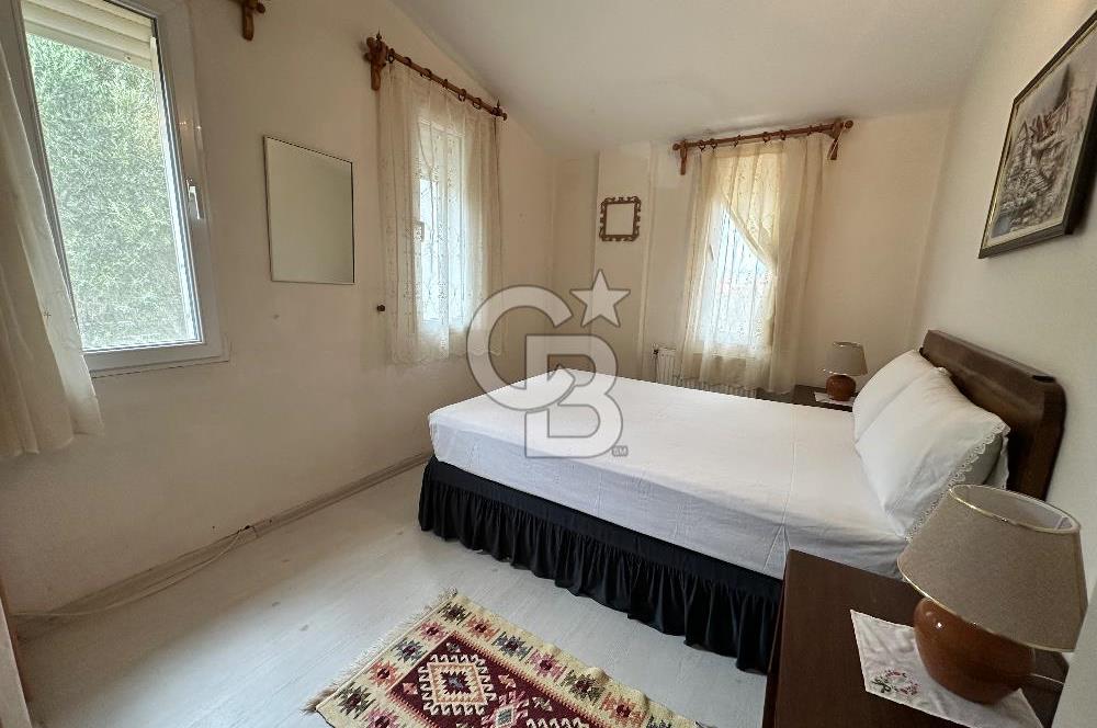 ÇEŞME ILDIR BORNOVALILAR SİTESİNDE KİRALIK BAHÇELİ 3+1 VİLLA