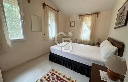 ÇEŞME ILDIR BORNOVALILAR SİTESİNDE KİRALIK BAHÇELİ 3+1 VİLLA