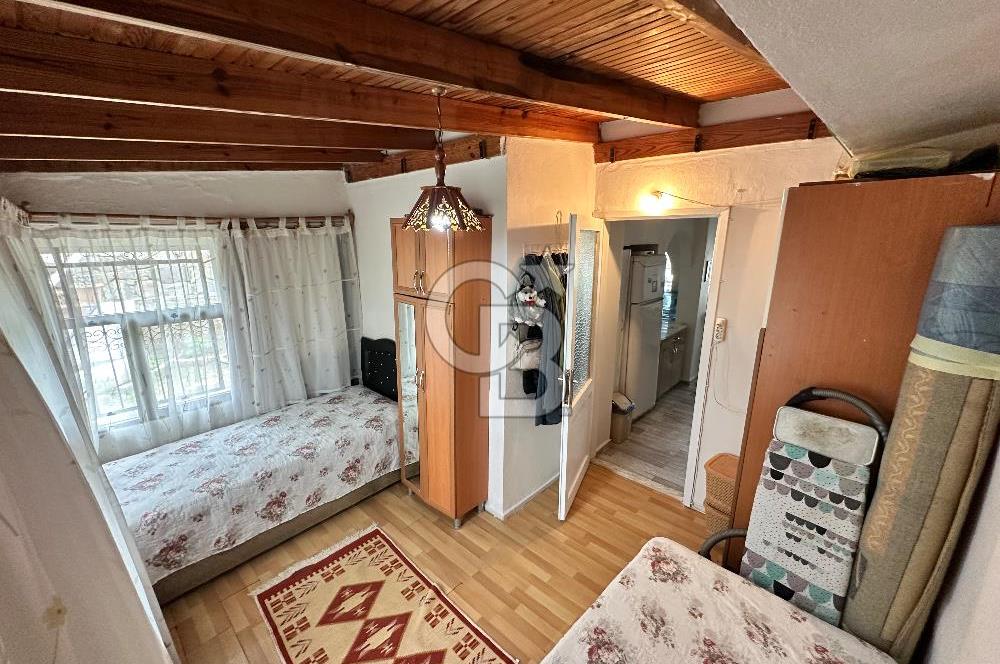 ÇEŞME ILDIR BORNOVALILAR SİTESİNDE KİRALIK BAHÇELİ 3+1 VİLLA