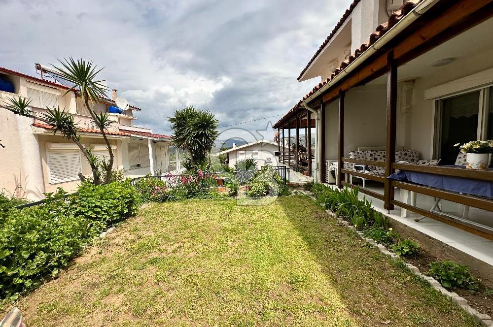 ÇEŞME ILDIR BORNOVALILAR SİTESİNDE KİRALIK BAHÇELİ 3+1 VİLLA