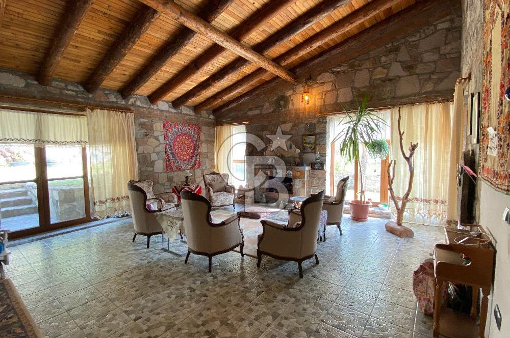  Kozak Yaylası’nda Satılık Doğayla İç İçe Taş Ev – 2.934 m² Arsa Üzerinde 