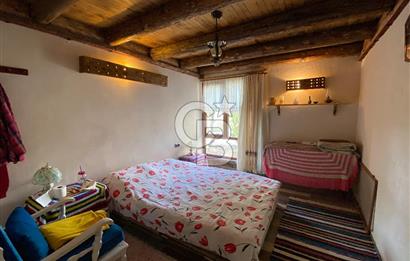  Kozak Yaylası’nda Satılık Doğayla İç İçe Taş Ev – 2.934 m² Arsa Üzerinde 