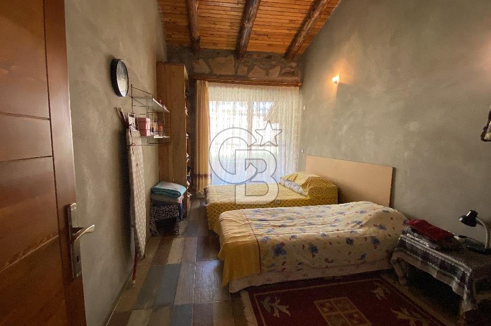  Kozak Yaylası’nda Satılık Doğayla İç İçe Taş Ev – 2.934 m² Arsa Üzerinde 