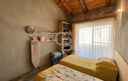  Kozak Yaylası’nda Satılık Doğayla İç İçe Taş Ev – 2.934 m² Arsa Üzerinde 