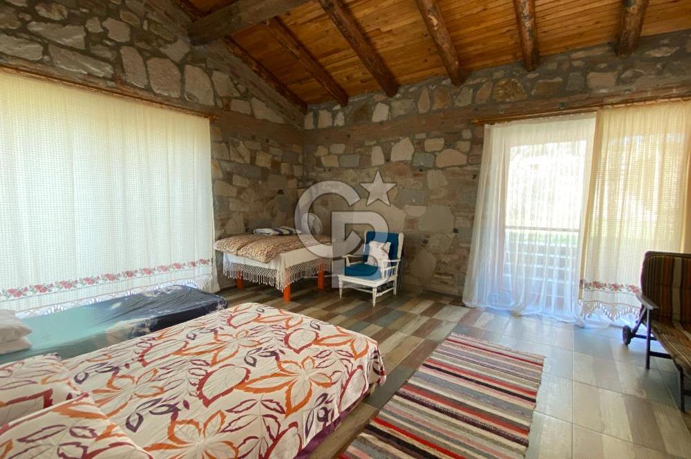  Kozak Yaylası’nda Satılık Doğayla İç İçe Taş Ev – 2.934 m² Arsa Üzerinde 