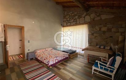  Kozak Yaylası’nda Satılık Doğayla İç İçe Taş Ev – 2.934 m² Arsa Üzerinde 