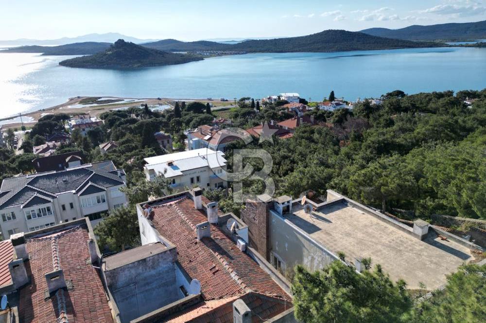  Ayvalık Sefa Çamlık’ta Lebi Derya Deniz Manzaralı 3+1 Satılık Daire