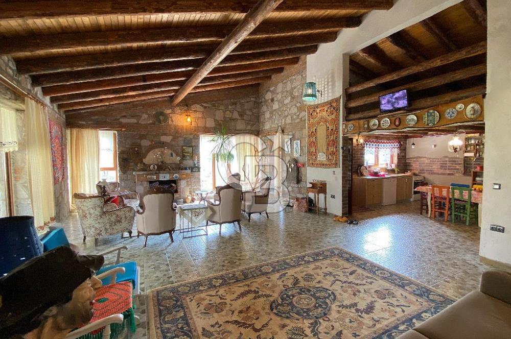  Kozak Yaylası’nda Satılık Doğayla İç İçe Taş Ev – 2.934 m² Arsa Üzerinde 