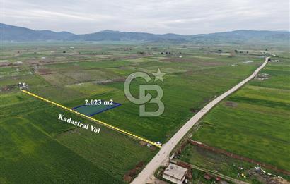 CB KİNG'DEN KOCAAVŞAR MAHALLESİ'NDE 2023 m² SATILIK TARLA