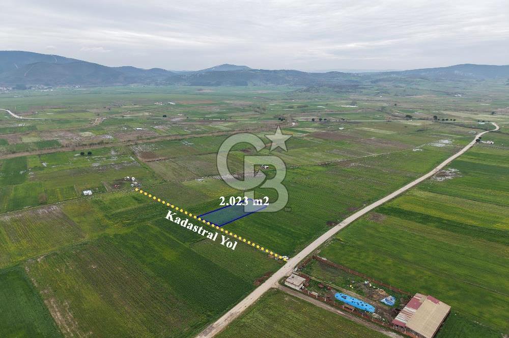 CB KİNG'DEN KOCAAVŞAR MAHALLESİ'NDE 2023 m² SATILIK TARLA