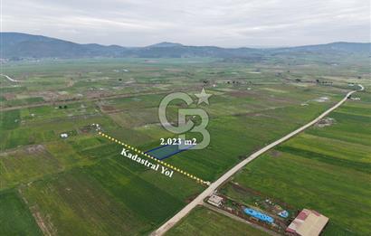 CB KİNG'DEN KOCAAVŞAR MAHALLESİ'NDE 2023 m² SATILIK TARLA