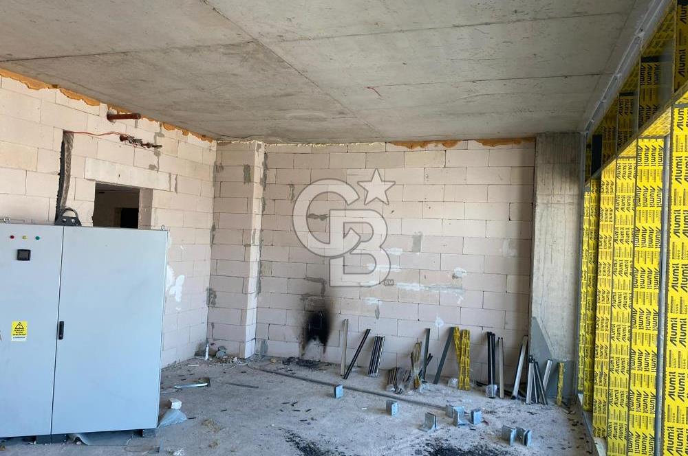 PRESTİJLİ KONUMDA, ANA CADDEYE CEPHE NATAMAM OFİS FIRSATI!