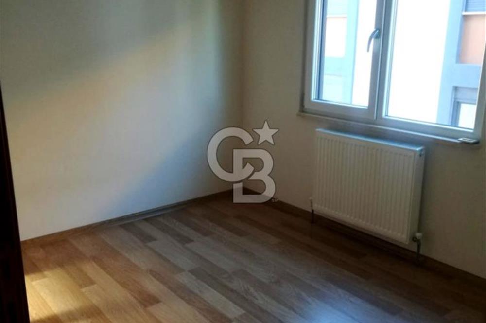 TUZLA POSTANE MAHALLESİ İSTASYON CADDE ÜSTÜNDE 3+1 SATILIK DAİRE