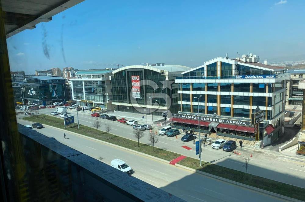 PRESTİJLİ KONUMDA, ANA CADDEYE CEPHE NATAMAM OFİS FIRSATI!